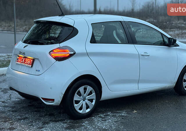 Белый Рено Зое, объемом двигателя 0 л и пробегом 13 тыс. км за 13000 $, фото 5 на Automoto.ua