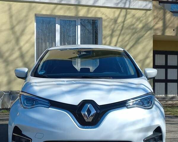 Белый Рено Зое, объемом двигателя 0 л и пробегом 19 тыс. км за 8900 $, фото 2 на Automoto.ua