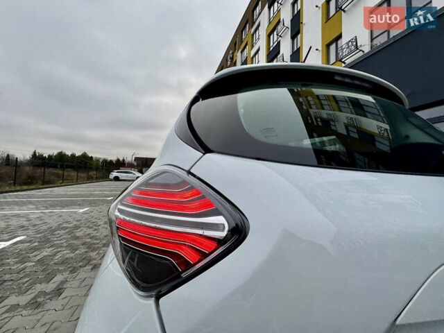 Белый Рено Зое, объемом двигателя 0 л и пробегом 55 тыс. км за 13300 $, фото 10 на Automoto.ua