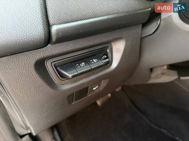 Белый Рено Зое, объемом двигателя 0 л и пробегом 92 тыс. км за 11499 $, фото 19 на Automoto.ua