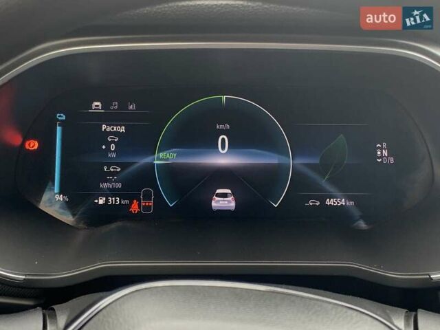 Белый Рено Зое, объемом двигателя 0 л и пробегом 44 тыс. км за 12499 $, фото 46 на Automoto.ua