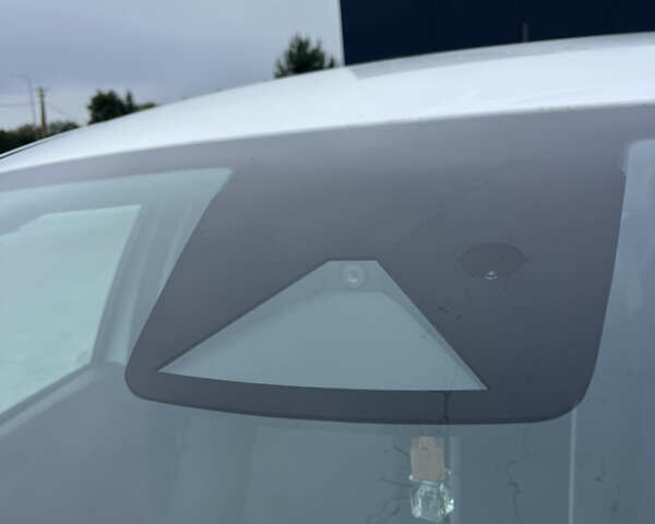 Белый Рено Зое, объемом двигателя 0 л и пробегом 15 тыс. км за 12700 $, фото 17 на Automoto.ua