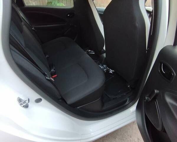 Рено Зое 2020 в Виннице на Automoto.ua Белый Рено Зое, объемом двигателя 0 л и пробегом 34 тыс. км за 13500 $, фото 54 на Automoto.ua