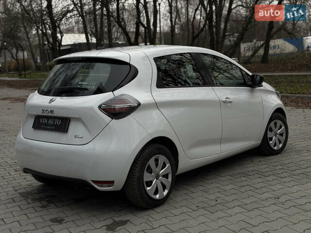 Білий Рено Зое, об'ємом двигуна 0 л та пробігом 28 тис. км за 12222 $, фото 15 на Automoto.ua