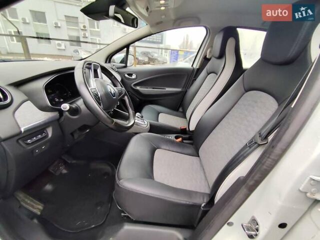 Рено Зое 2020 в Киеве на Automoto.ua Белый Рено Зое, объемом двигателя 0 л и пробегом 112 тыс. км за 13333 $, фото 52 на Automoto.ua