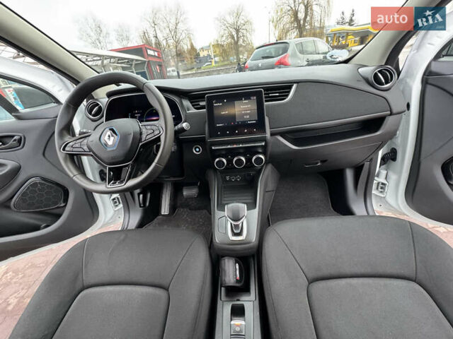 Белый Рено Зое, объемом двигателя 0 л и пробегом 116 тыс. км за 11499 $, фото 21 на Automoto.ua