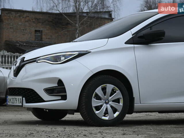 Білий Рено Зое, об'ємом двигуна 0 л та пробігом 41 тис. км за 13200 $, фото 6 на Automoto.ua