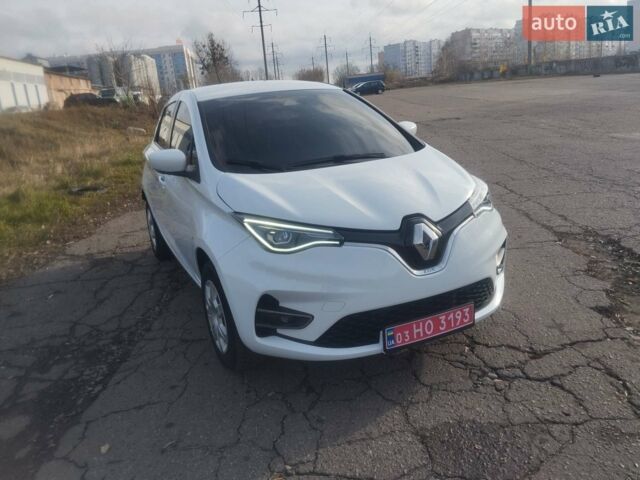 Белый Рено Зое, объемом двигателя 0 л и пробегом 56 тыс. км за 13500 $, фото 1 на Automoto.ua