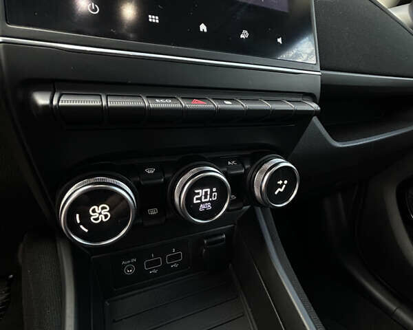 Белый Рено Зое, объемом двигателя 0 л и пробегом 52 тыс. км за 11590 $, фото 24 на Automoto.ua