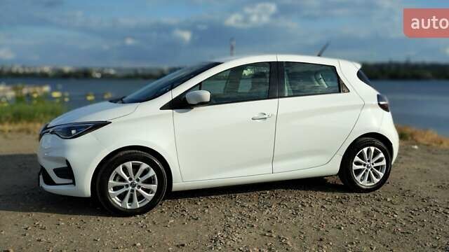 Білий Рено Зое, об'ємом двигуна 0 л та пробігом 141 тис. км за 11300 $, фото 10 на Automoto.ua