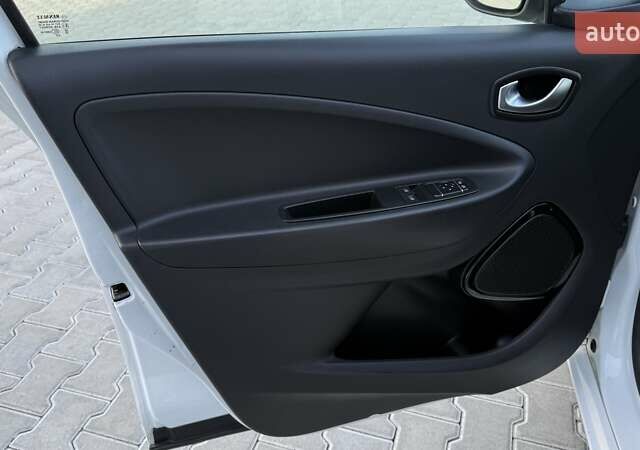 Рено Зое 2020 в Тернополе на Automoto.ua Белый Рено Зое, объемом двигателя 0 л и пробегом 104 тыс. км за 12499 $, фото 18 на Automoto.ua