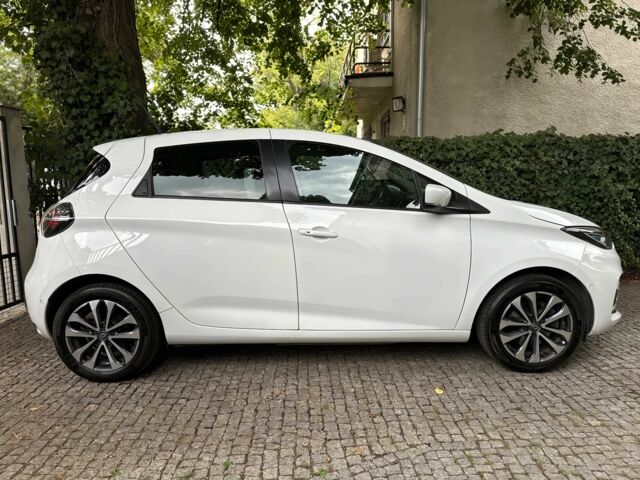 Белый Рено Зое, объемом двигателя 0 л и пробегом 46 тыс. км за 8300 $, фото 5 на Automoto.ua