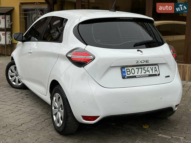 Белый Рено Зое, объемом двигателя 0 л и пробегом 31 тыс. км за 11999 $, фото 10 на Automoto.ua