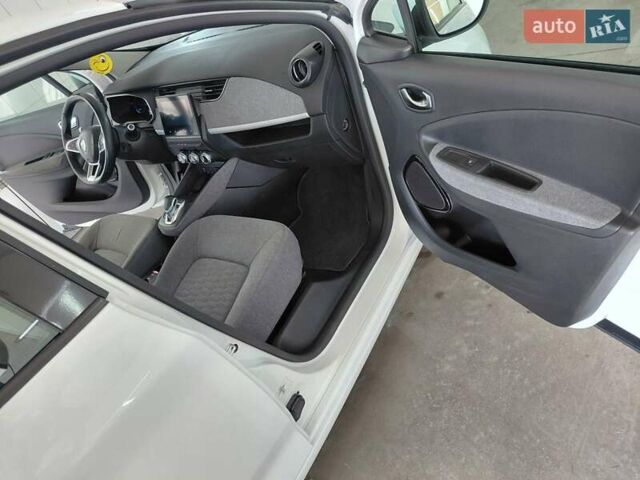 Білий Рено Зое, об'ємом двигуна 0 л та пробігом 141 тис. км за 11300 $, фото 17 на Automoto.ua