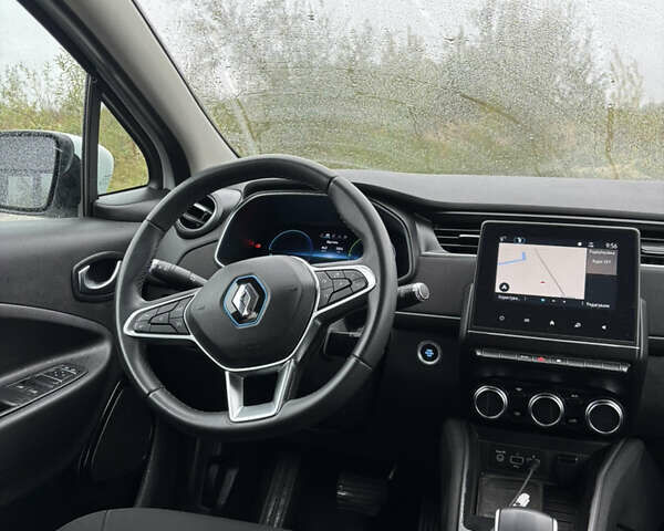 Белый Рено Зое, объемом двигателя 0 л и пробегом 55 тыс. км за 11900 $, фото 19 на Automoto.ua