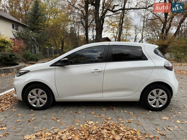 Білий Рено Зое, об'ємом двигуна 0 л та пробігом 30 тис. км за 12300 $, фото 2 на Automoto.ua