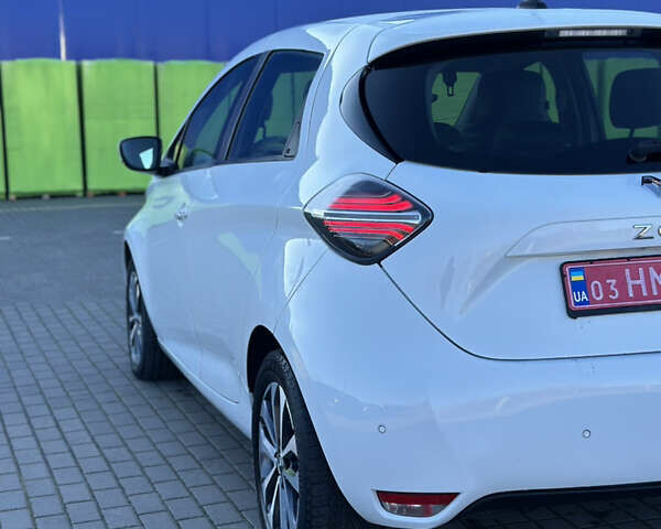 Белый Рено Зое, объемом двигателя 0 л и пробегом 90 тыс. км за 11800 $, фото 7 на Automoto.ua