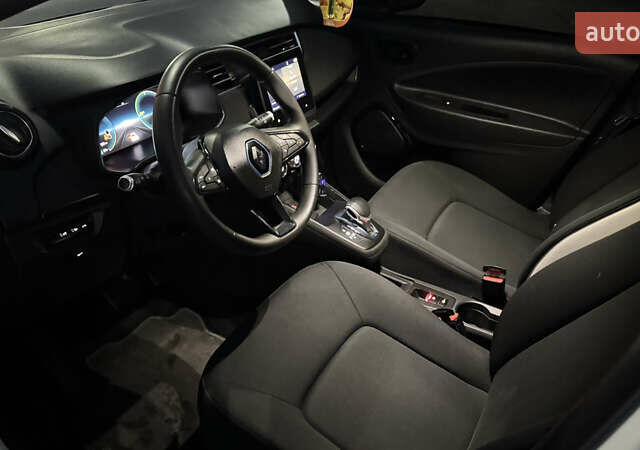 Белый Рено Зое, объемом двигателя 0 л и пробегом 44 тыс. км за 12950 $, фото 15 на Automoto.ua