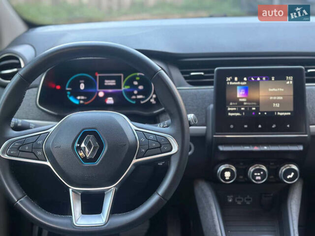 Белый Рено Зое, объемом двигателя 0 л и пробегом 26 тыс. км за 13888 $, фото 6 на Automoto.ua