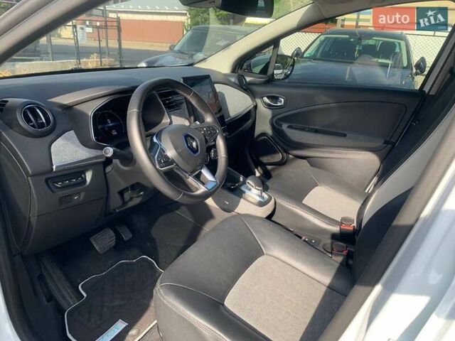 Білий Рено Зое, об'ємом двигуна 0 л та пробігом 114 тис. км за 11999 $, фото 11 на Automoto.ua