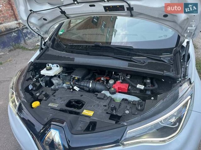 Білий Рено Зое, об'ємом двигуна 0 л та пробігом 26 тис. км за 13888 $, фото 12 на Automoto.ua