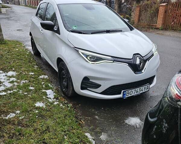 Белый Рено Зое, объемом двигателя 0 л и пробегом 28 тыс. км за 11800 $, фото 5 на Automoto.ua