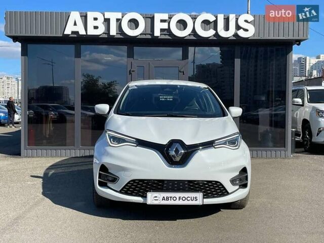 Белый Рено Зое, объемом двигателя 0 л и пробегом 217 тыс. км за 11990 $, фото 2 на Automoto.ua