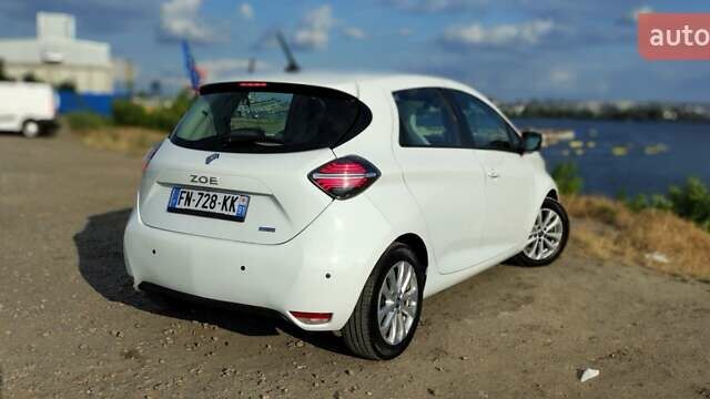 Білий Рено Зое, об'ємом двигуна 0 л та пробігом 141 тис. км за 11300 $, фото 1 на Automoto.ua