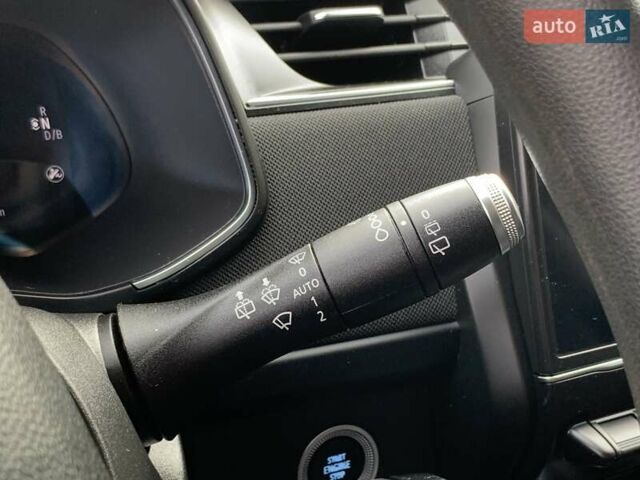 Белый Рено Зое, объемом двигателя 0 л и пробегом 66 тыс. км за 12499 $, фото 45 на Automoto.ua