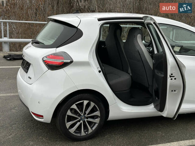Білий Рено Зое, об'ємом двигуна 0 л та пробігом 77 тис. км за 12990 $, фото 35 на Automoto.ua