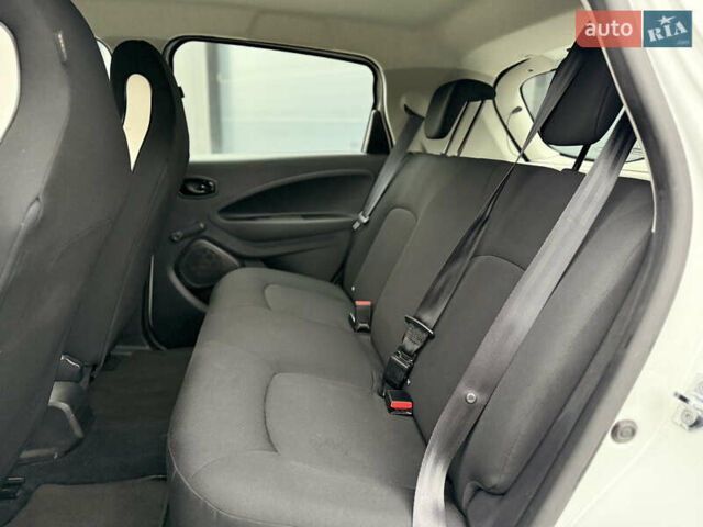 Білий Рено Зое, об'ємом двигуна 0 л та пробігом 85 тис. км за 10900 $, фото 5 на Automoto.ua