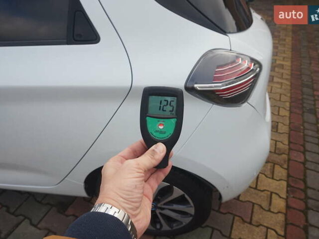 Белый Рено Зое, объемом двигателя 0 л и пробегом 122 тыс. км за 13000 $, фото 72 на Automoto.ua