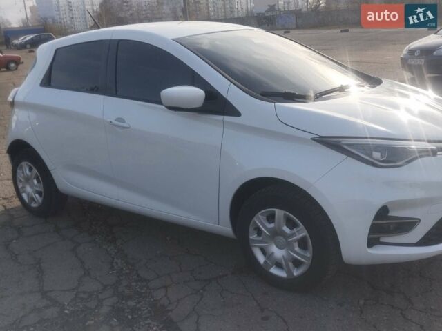 Белый Рено Зое, объемом двигателя 0 л и пробегом 56 тыс. км за 13500 $, фото 19 на Automoto.ua