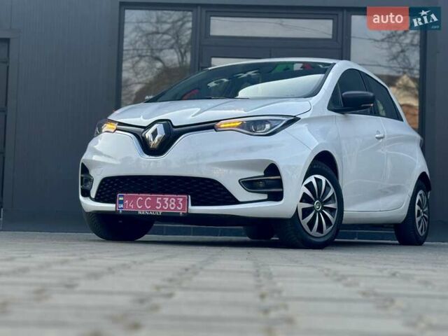 Белый Рено Зое, объемом двигателя 0 л и пробегом 85 тыс. км за 11150 $, фото 4 на Automoto.ua