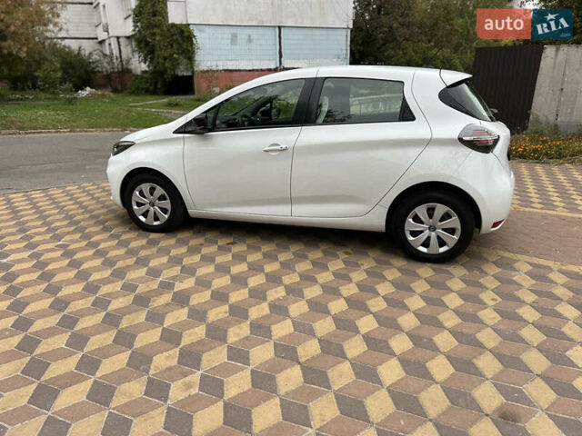 Белый Рено Зое, объемом двигателя 0 л и пробегом 23 тыс. км за 13300 $, фото 3 на Automoto.ua