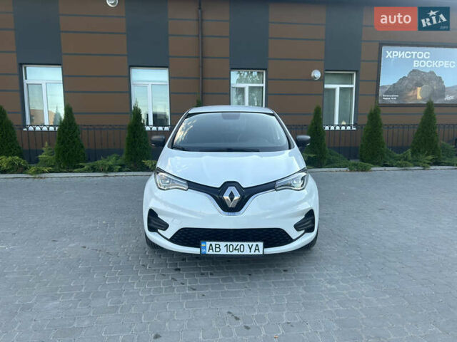 Белый Рено Зое, объемом двигателя 0 л и пробегом 65 тыс. км за 12500 $, фото 2 на Automoto.ua