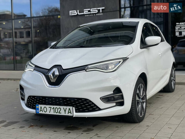 Белый Рено Зое, объемом двигателя 0 л и пробегом 106 тыс. км за 12299 $, фото 35 на Automoto.ua