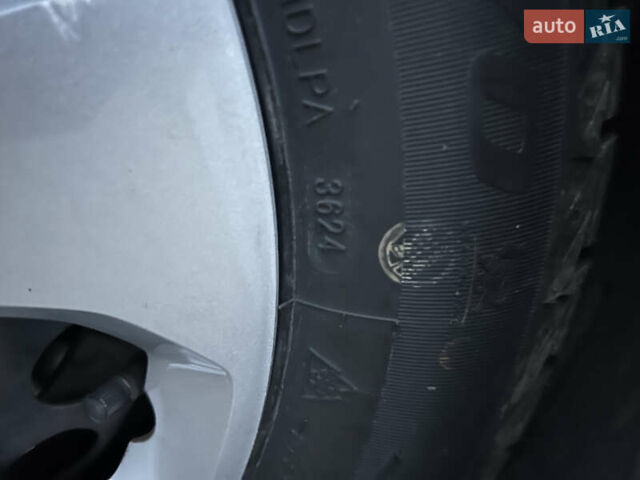 Белый Рено Зое, объемом двигателя 0 л и пробегом 26 тыс. км за 11700 $, фото 21 на Automoto.ua