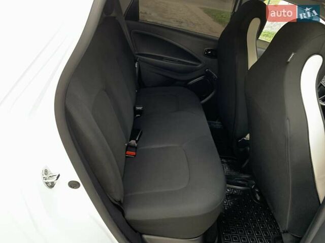 Белый Рено Зое, объемом двигателя 0 л и пробегом 44 тыс. км за 12499 $, фото 31 на Automoto.ua