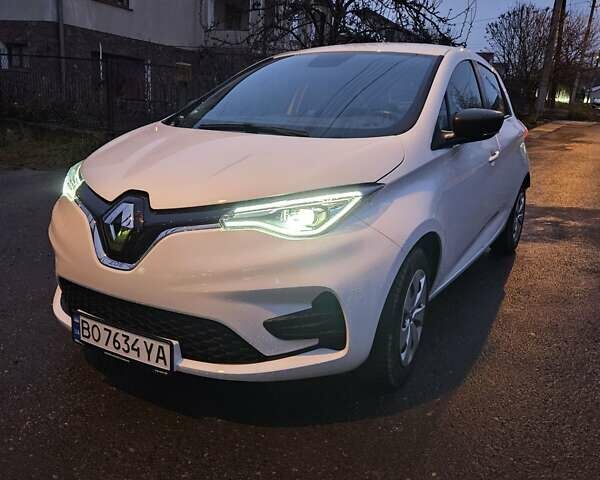 Белый Рено Зое, объемом двигателя 0 л и пробегом 28 тыс. км за 11990 $, фото 3 на Automoto.ua