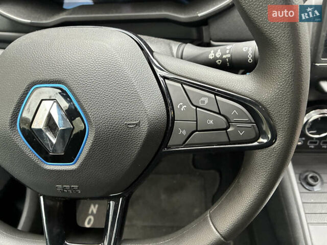 Білий Рено Зое, об'ємом двигуна 0 л та пробігом 20 тис. км за 12300 $, фото 6 на Automoto.ua