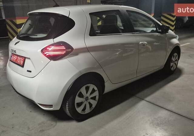 Білий Рено Зое, об'ємом двигуна 0 л та пробігом 35 тис. км за 12300 $, фото 3 на Automoto.ua