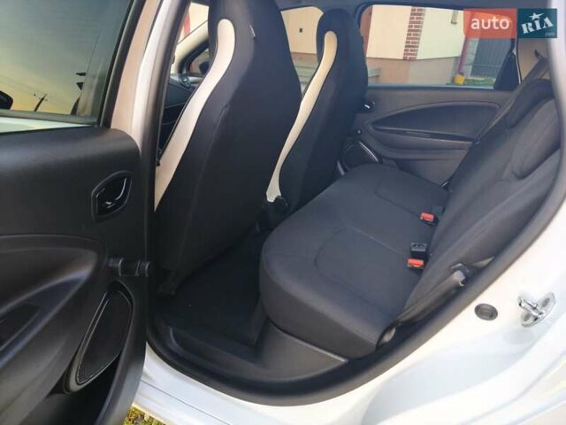 Білий Рено Зое, об'ємом двигуна 0 л та пробігом 98 тис. км за 10950 $, фото 36 на Automoto.ua