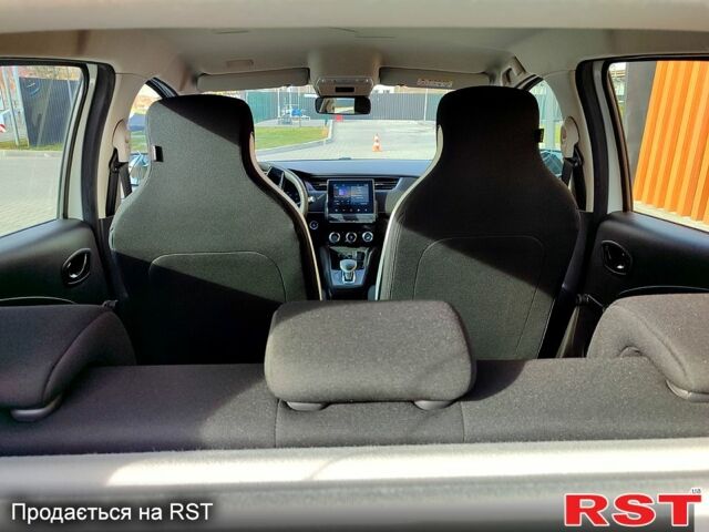 Білий Рено Зое, об'ємом двигуна 80 л та пробігом 78 тис. км за 11850 $, фото 11 на Automoto.ua