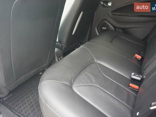 Белый Рено Зое, объемом двигателя 0 л и пробегом 122 тыс. км за 13000 $, фото 48 на Automoto.ua