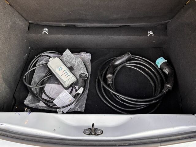 Белый Рено Зое, объемом двигателя 0 л и пробегом 15 тыс. км за 12299 $, фото 23 на Automoto.ua