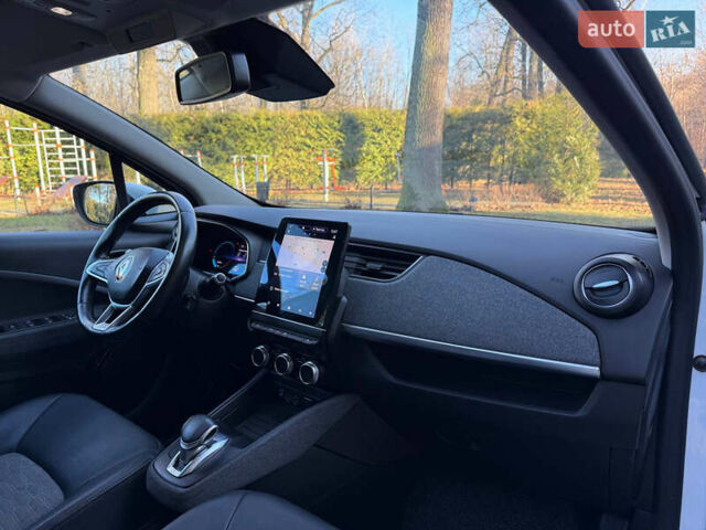 Белый Рено Зое, объемом двигателя 0 л и пробегом 118 тыс. км за 12900 $, фото 17 на Automoto.ua