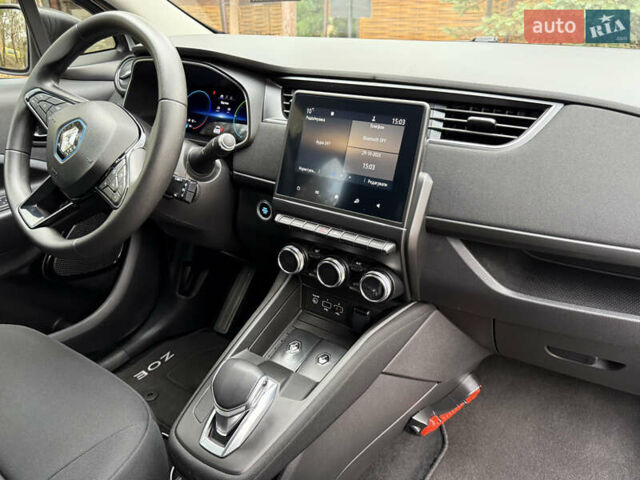 Белый Рено Зое, объемом двигателя 0 л и пробегом 30 тыс. км за 12300 $, фото 15 на Automoto.ua