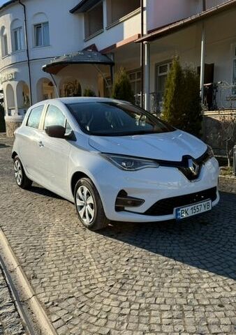 Белый Рено Зое, объемом двигателя 0 л и пробегом 23 тыс. км за 12150 $, фото 1 на Automoto.ua