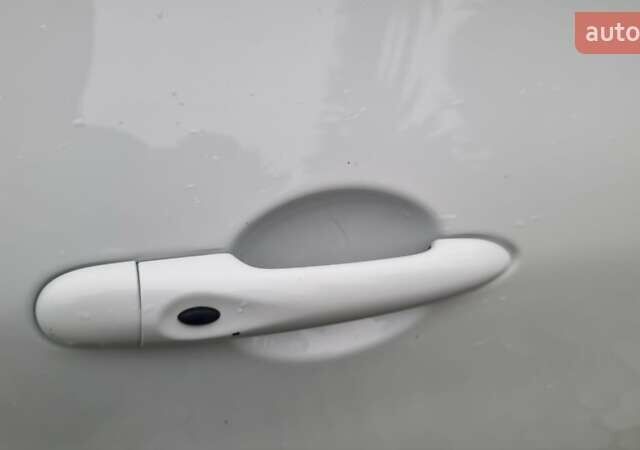 Білий Рено Зое, об'ємом двигуна 0 л та пробігом 78 тис. км за 11800 $, фото 11 на Automoto.ua